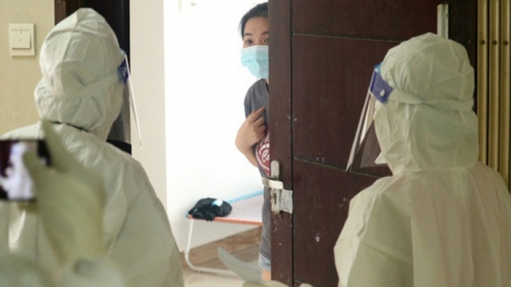 Hanoi capital allows home treatment for coronavirus cases - 1