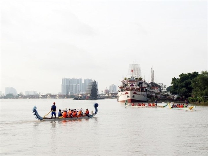 HCM City eyes 10% rise in waterway tourism revenue - 1