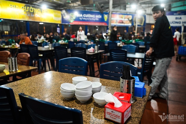 Hanoi restaurants lose customers as alcohol checks intensify - 1 Hanoi restaurants lose customers as alcohol checks intensify - 1