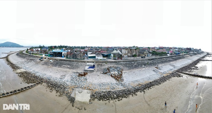 Sea dyke in Ha Tinh faces severe erosion - 6 Sea dyke in Ha Tinh faces severe erosion - 6