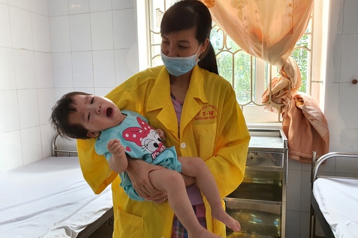 Cerebral palsy children in need of help after losing father - 1