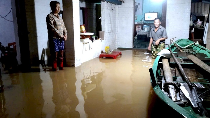 Nghe An’s riverside residents struggle with prolonged flooding - 3 Nghe An’s riverside residents struggle with prolonged flooding - 3