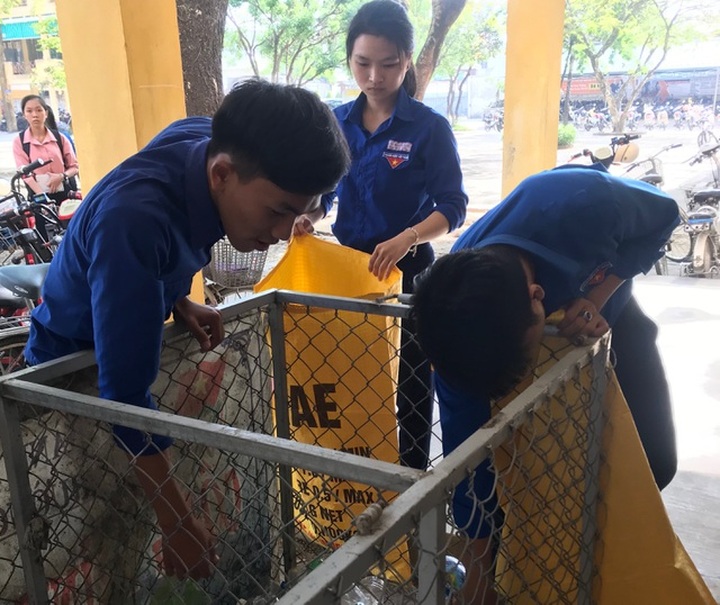 Quang Ngai schools fight plastic waste - 2 Quang Ngai schools fight plastic waste - 2