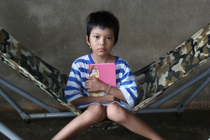 Little girl overcomes ovarian cancer - 1 Little girl overcomes ovarian cancer - 1