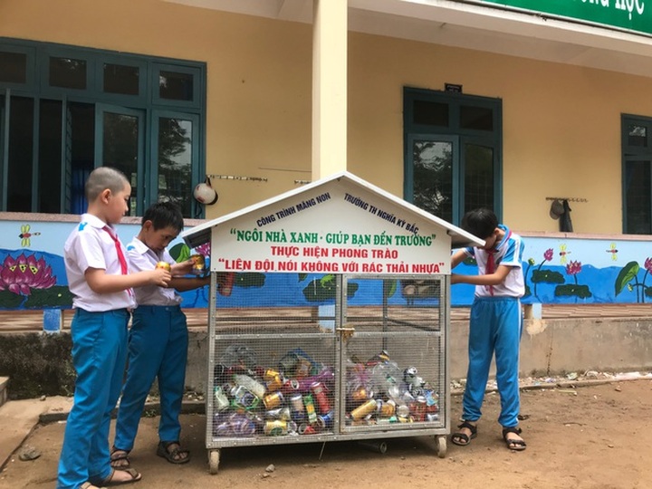 Quang Ngai schools fight plastic waste - 1 Quang Ngai schools fight plastic waste - 1