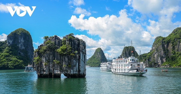 Ha Long Bay named among most beautiful global destinations - 1