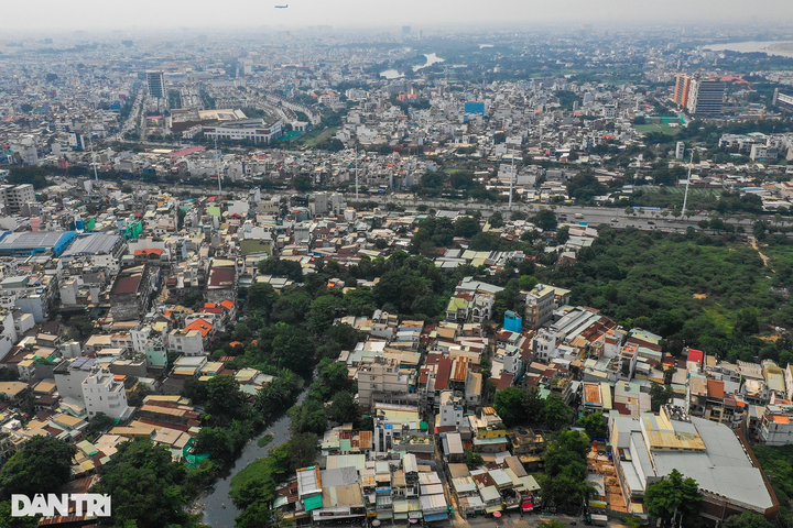 HCM City canal awaits two-decade late upgrade - 9