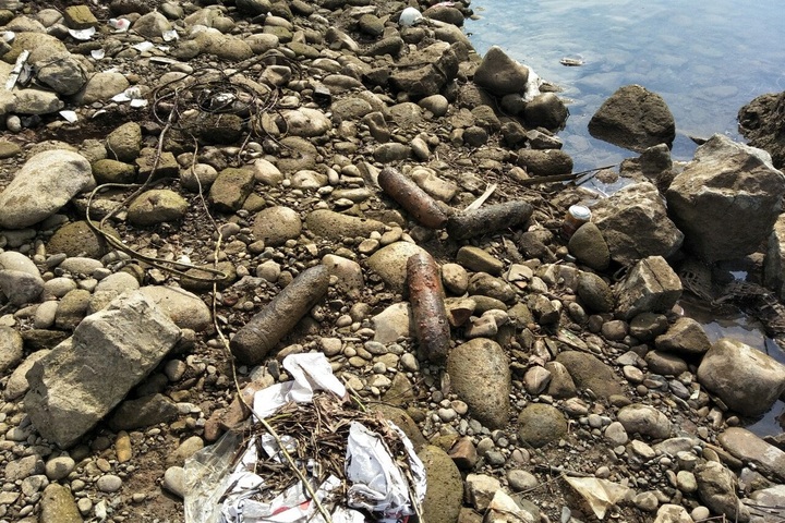 Da River low water level reveals French War shells - 1