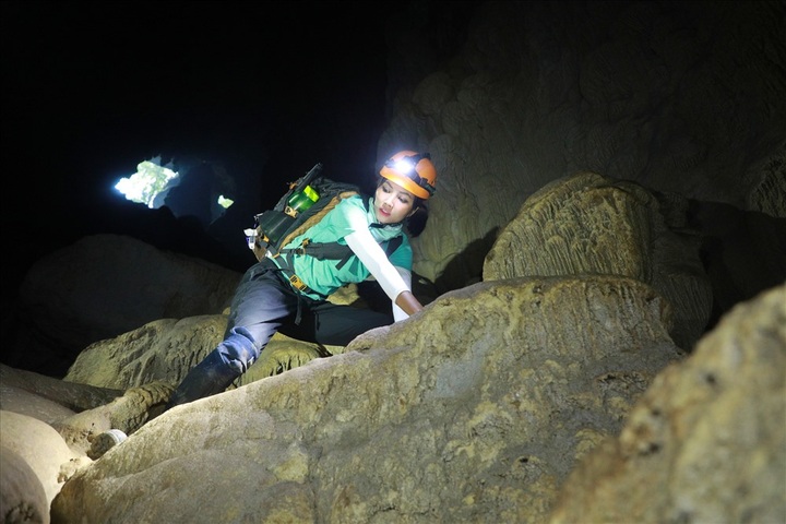 Miss Vietnam 2018 H'Hen Nie explores Son Doong Cave - 7