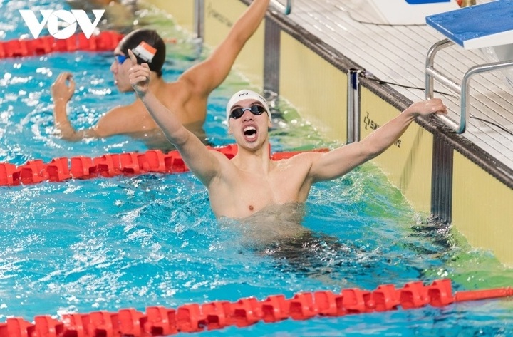 Vietnamese swimmers leave for 2024 World Aquatics Championships - 1 Vietnamese swimmers leave for 2024 World Aquatics Championships - 1