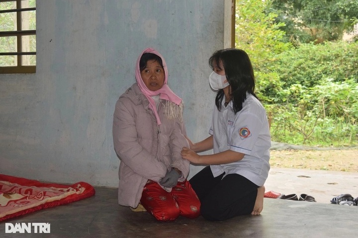 Poor Quang Binh siblings need support - 2