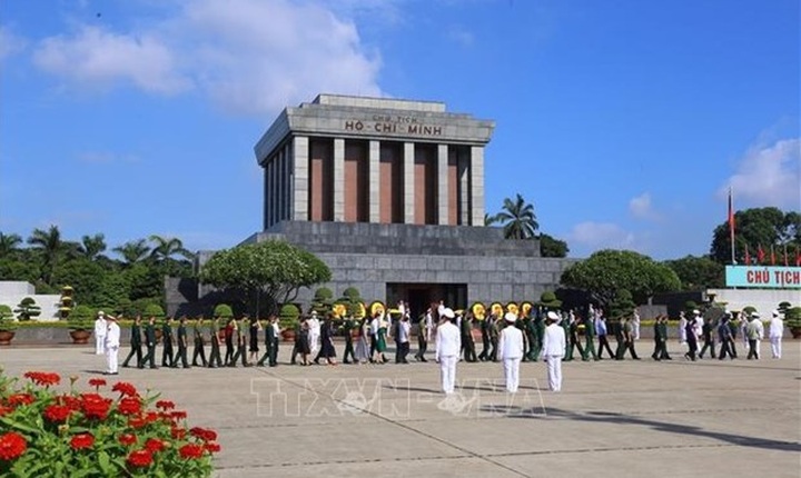 Over 2.2 million Vietnamese, foreigners pay tribute to late President in 2023 - 1