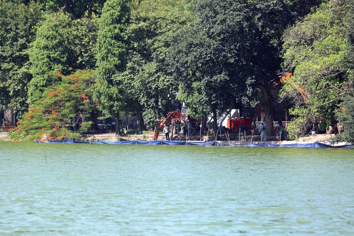 Hoan Kiem Lake path upgrade nears completion - 3 Hoan Kiem Lake path upgrade nears completion - 3