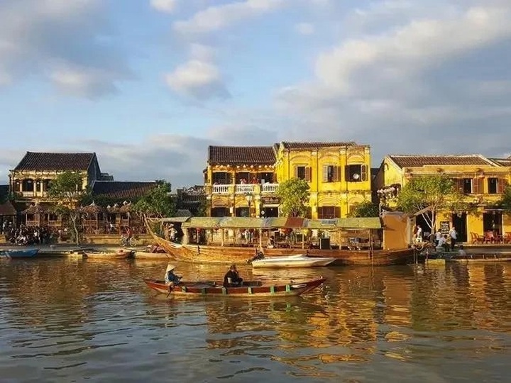 Vietnam joins efforts to promote preservation of world heritage values - 1