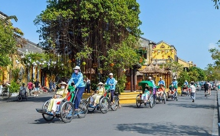 Extra efforts needed to achieve target of 5 million foreign tourists: insiders - 1