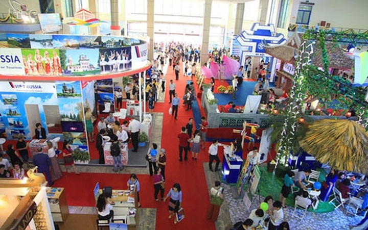 Over 100,000 low-cost air tickets offered at Hanoi tourism fair - 1 Over 100,000 low-cost air tickets offered at Hanoi tourism fair - 1