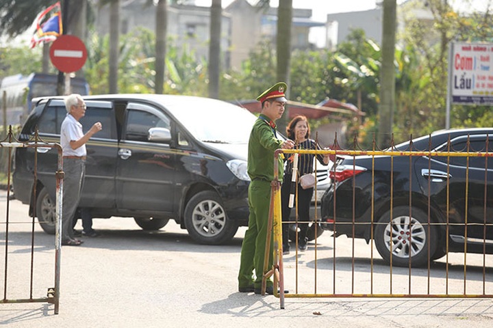 Over 2,000 police deployed to Tran Temple - 1