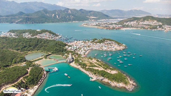 Nha Trang island to be developed into tourism centre - 1