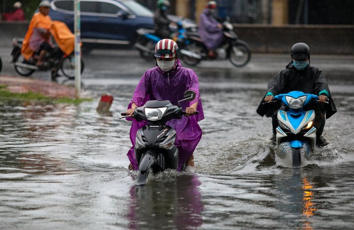HCM City continues facing flooding - 2