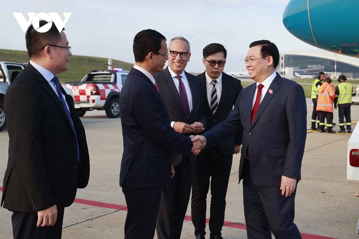 Top Vietnamese legislator begins Uruguay visit - 1