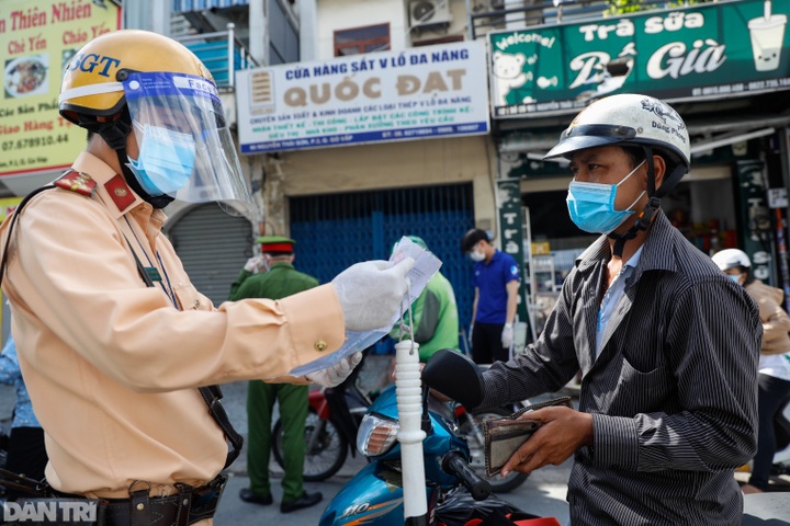 HCM City urges people to stay home as roads crowded - 5 HCM City urges people to stay home as roads crowded - 5