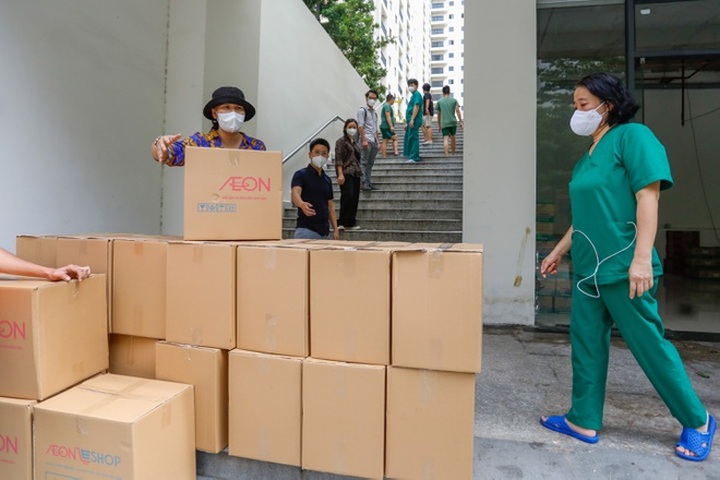 Dantri subsidises meals for doctors in Ho Chi Minh City - 1