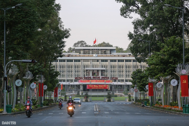 Quiet atmosphere in Vietnam's major cities on Lunar New Year Day - 14