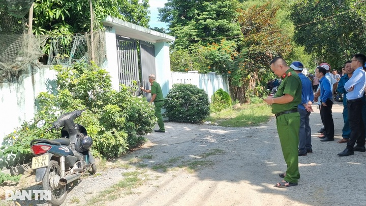 Two dead, two injured in Quang Ngai stabbing - 1