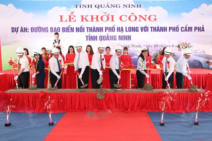 Work starts on Quang Ninh coastal road - 1