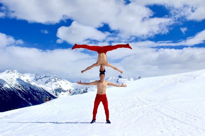 Giang brothers challenge cold weather with balancing act - 2