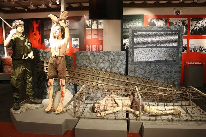 Hanoi exhibition highlights revolutionary prisoners - 5 Hanoi exhibition highlights revolutionary prisoners - 5