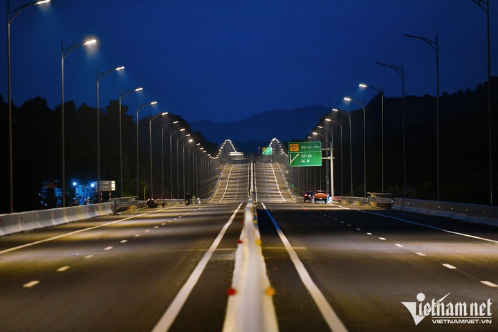 Van Don-Mong Cai Expressway ready to be opened to traffic - 6