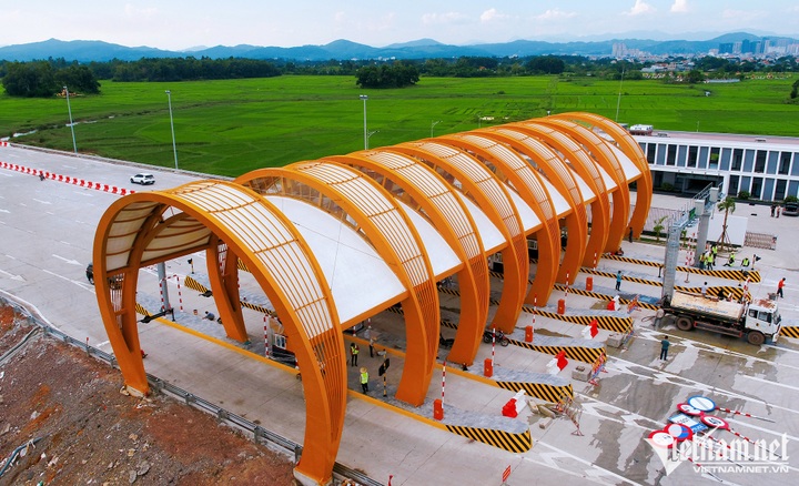 Van Don-Mong Cai Expressway ready to be opened to traffic - 4