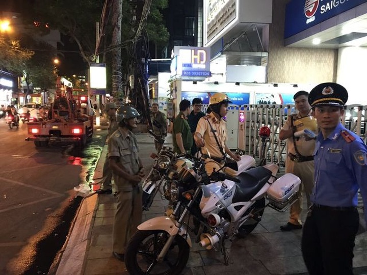 HCM City tightens control over illegal city centre parking - 3