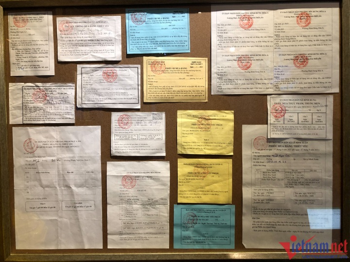 Exhibition looks back at anti-Covid-19 activity in HCM City - 14