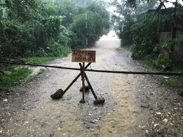 Hundreds of households evacuated due to flooding in Nghe An - 13 Hundreds of households evacuated due to flooding in Nghe An - 13