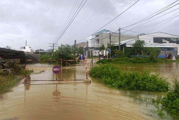Floods, heavy rain ravage central region - 3 Floods, heavy rain ravage central region - 3