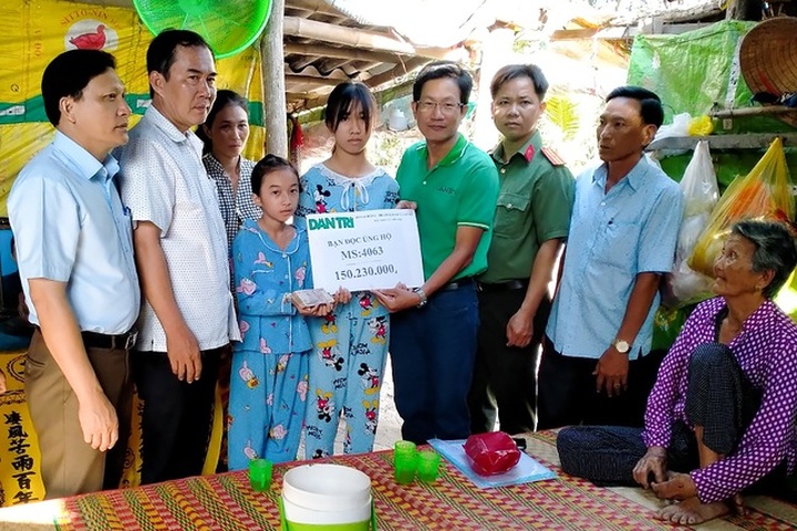 Dantri readers help orphan sisters overcome difficult times - 1