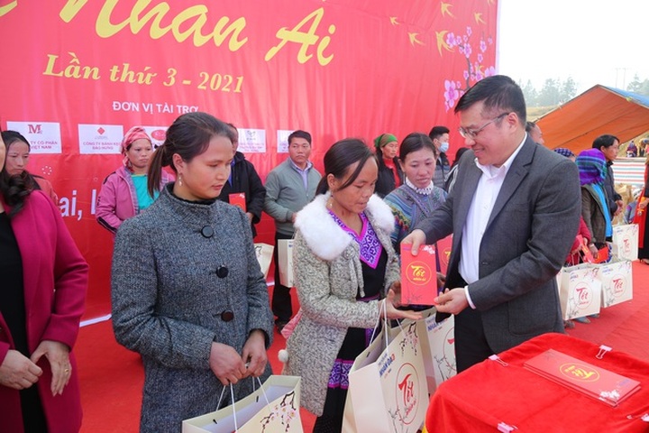 Tet Charity Programme brings warmth to ethnic groups - 1 Tet Charity Programme brings warmth to ethnic groups - 1