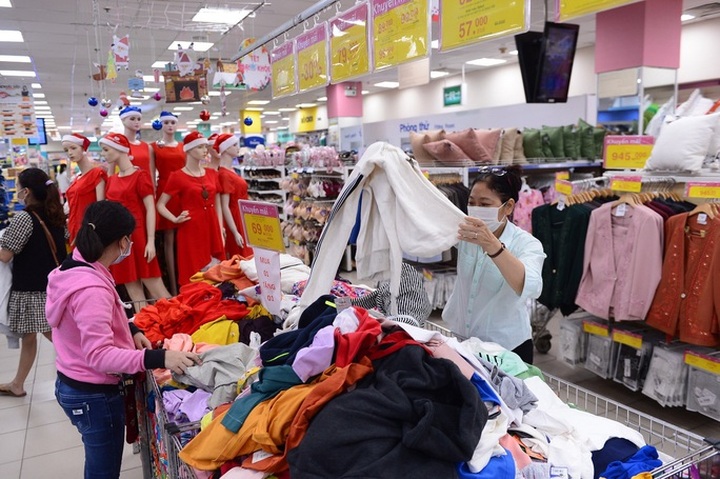 HCM City rolls out three-month consumer spending promotion - 1