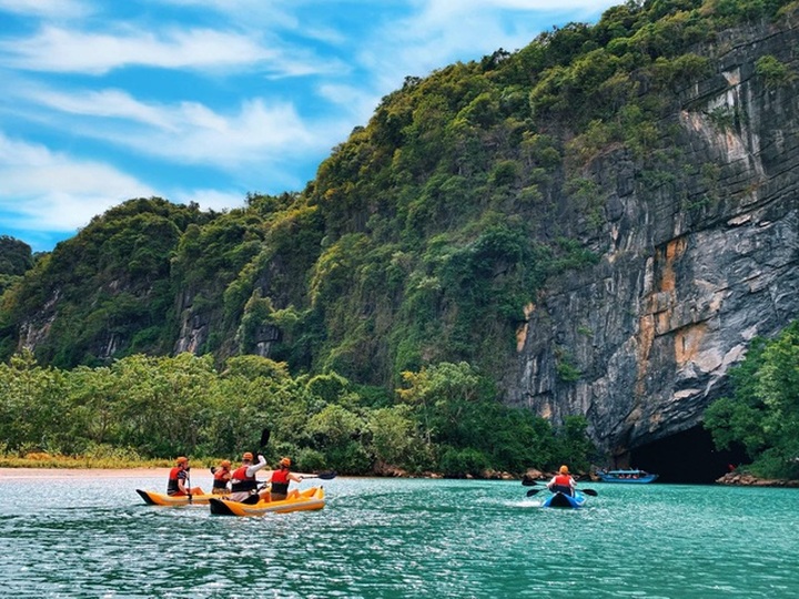 Quang Binh reopens tourist spots - 1