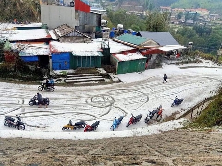 Hail ravages northern mountainous province - 1 Hail ravages northern mountainous province - 1