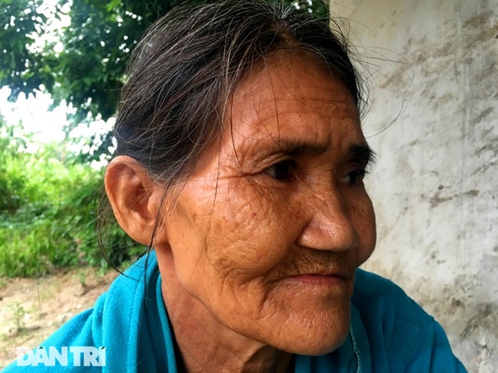 Old mother in desperate need of help to look after mentally-ill children - 1