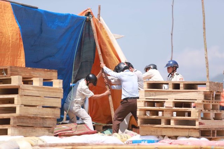 Unlicensed tourism services in Danang tackled - 4