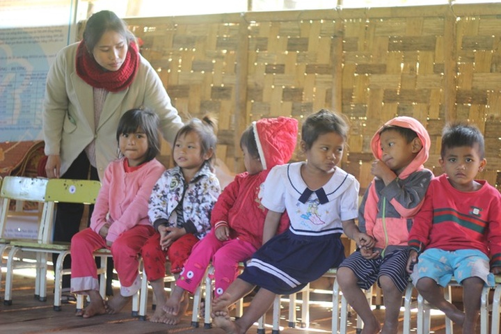 Kon Tum school threatened by erosion - 3 Kon Tum school threatened by erosion - 3