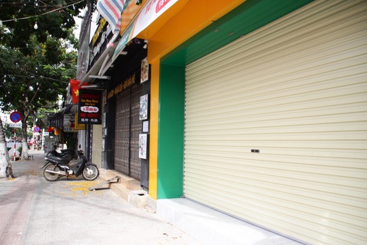 Danang streets deserted as social distancing reapplied - 1