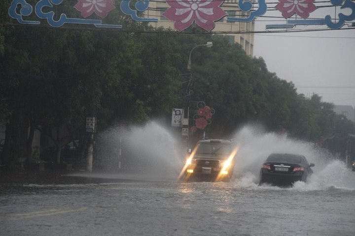 Floods ravage central region - 3