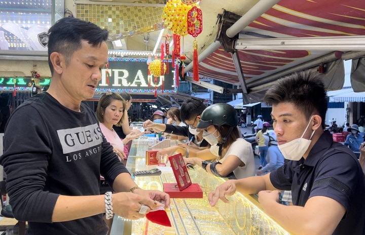 Gold in high demand ahead of the God of Wealth Day - 1 Gold in high demand ahead of the God of Wealth Day - 1