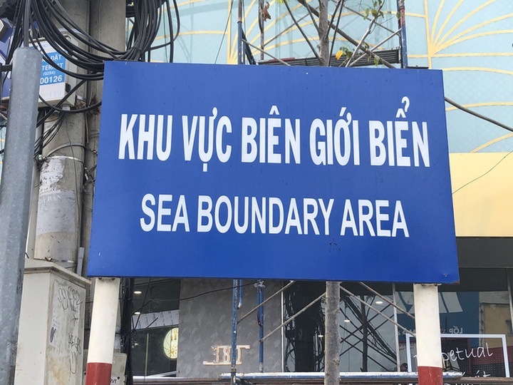 Firm in Ba Ria-Vung Tau fined for using unlicensed Chinese workers - 1 Firm in Ba Ria-Vung Tau fined for using unlicensed Chinese workers - 1