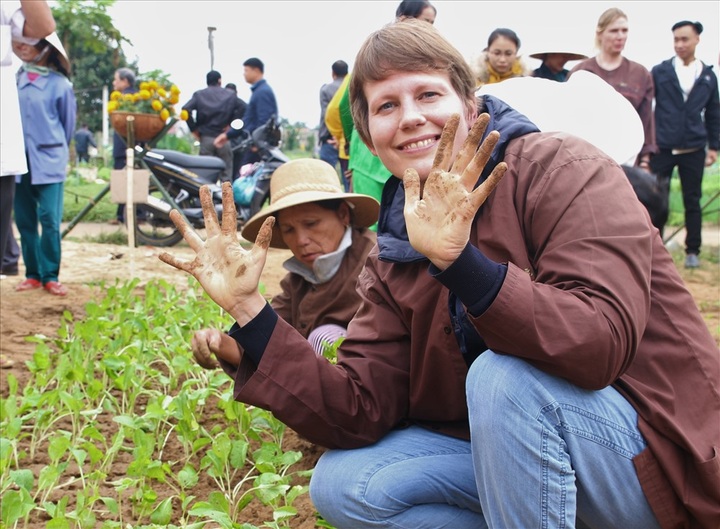 Hoi An vegetable festival attracts foreign visitors - 8